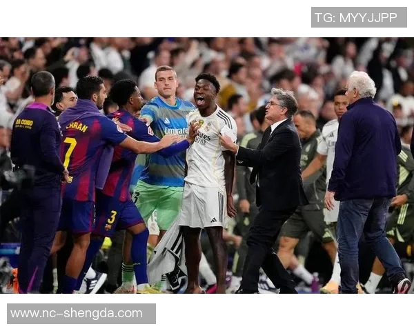 冲突升级!皇马与教练发生激烈争执 冲突升级!皇马与教练发生激烈争执
